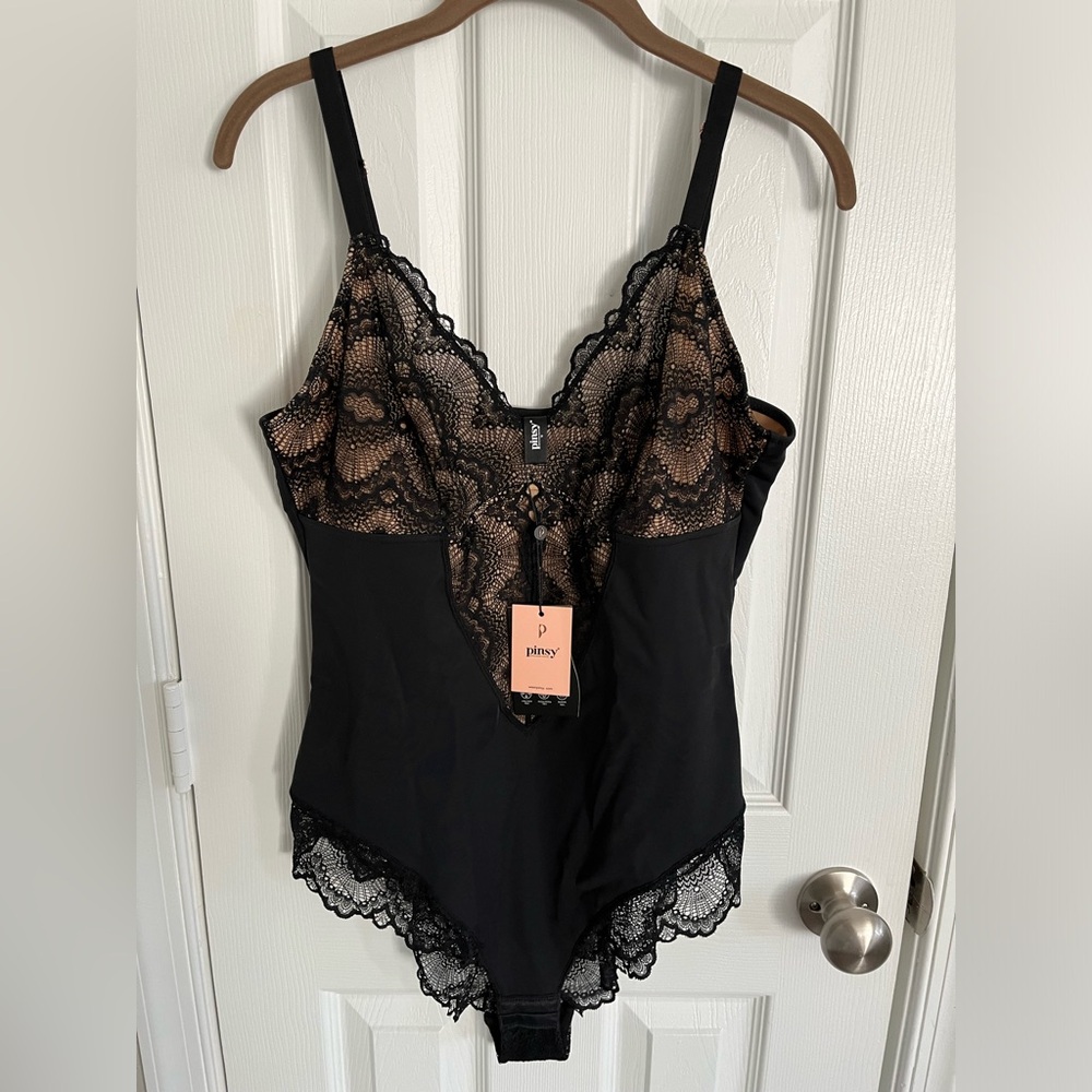 Pinsy Sculpting Lace Shapewear Bodysuit | Black, 1X | New with Tags